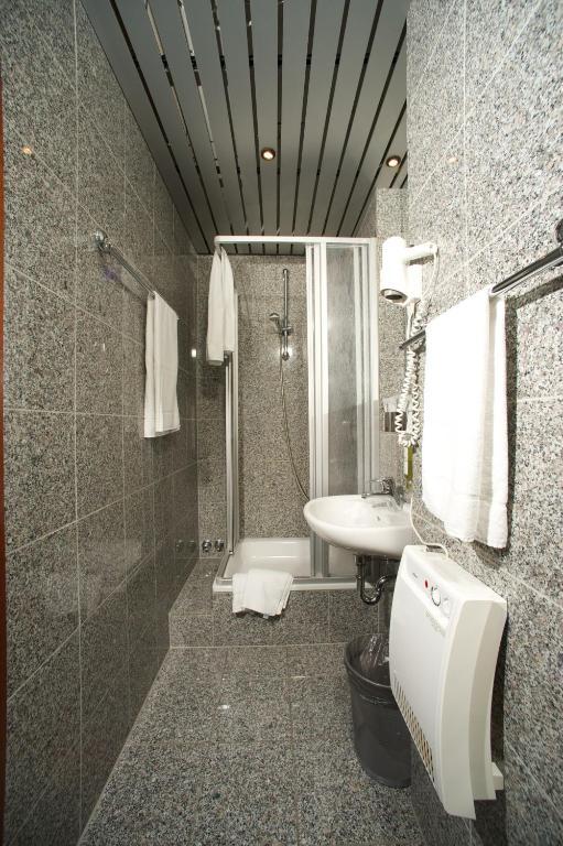 Hotel Heymann Kaiserslautern Rum bild